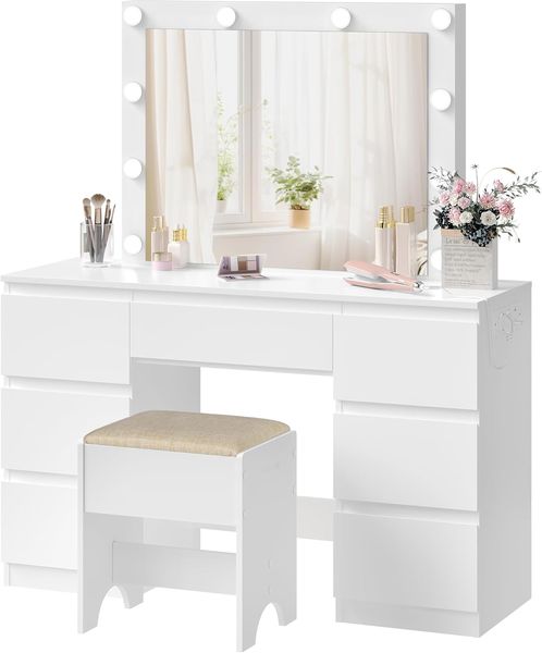 Weisser multifunktionaler Kosmetiktisch mit grossem Spiegel, sieben Schubladen, dimmbarer Beleuchtung, Steckdose und passendem Hocker 110 x 140,5 x 39,5 cm